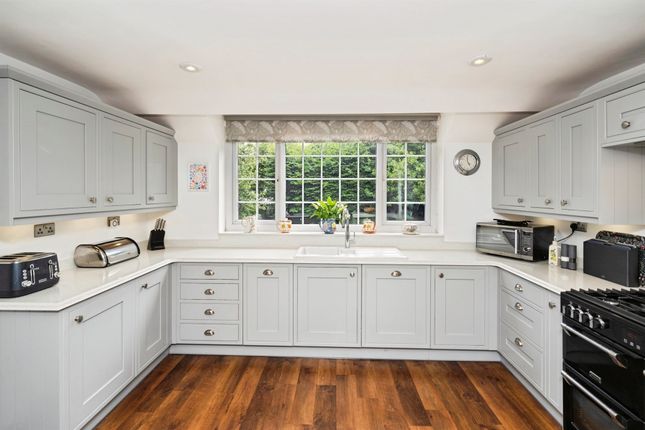 19, Thornton Avenue, Wirral photo 4