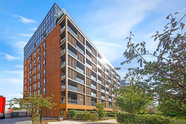 Flat 703, Stanley Turner House, Bow photo 4