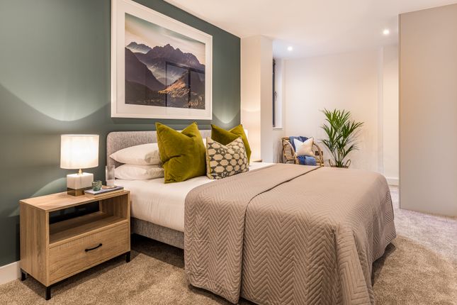 Flat for sale in Mare Street, London