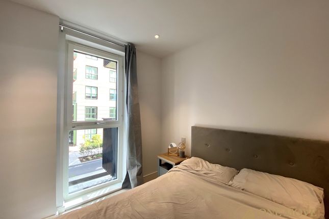 a10 Cedrus Avenue, Southall photo 4