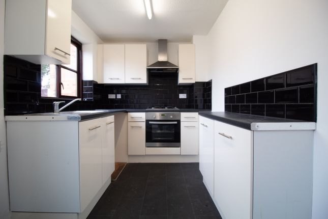 114, Heron Drive, Nottingham photo 4