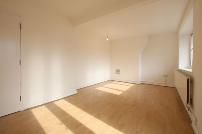 41 Hugh Gaitskell House, Butler Road, London photo 3