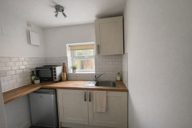 8, Maxwell Road, Northwood photo 4