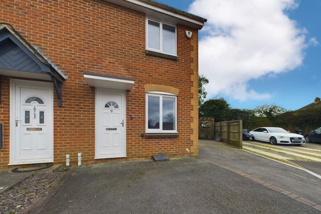 End terrace house to rent in Gaunts Close, Portishead, Bristol