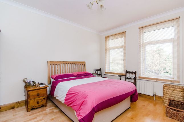 Merivale Road, West Harrow photo 4