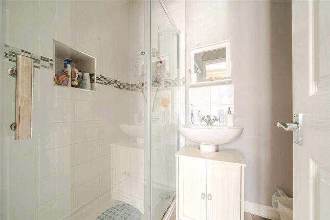 126, Capstone Road, Bromley photo 4