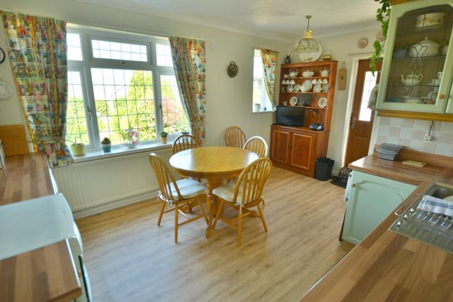 48, Merley Ways, Wimborne photo 4