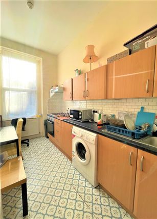Thumbnail Flat to rent in Seven Sisters Road, Finsbury Park