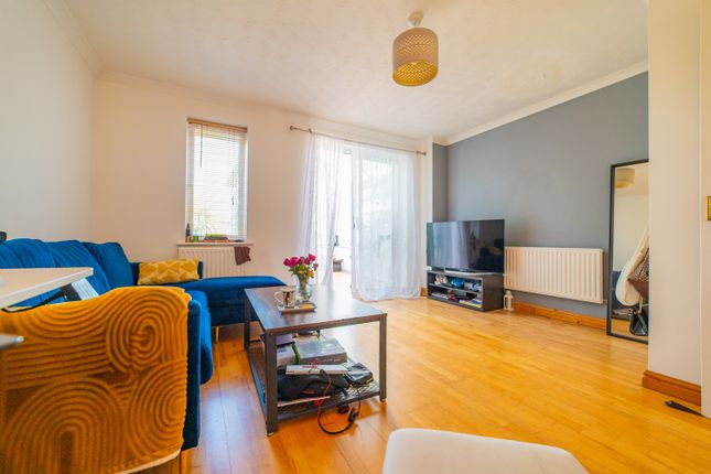 29, Clos Avro, Cardiff photo 2