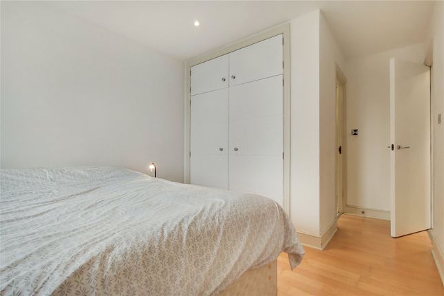 Flat to rent in Dundee Wharf, 100 Three Colt Street, London