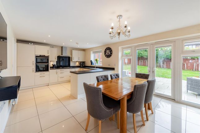 5, Henwood Grove, Clanfield photo 3
