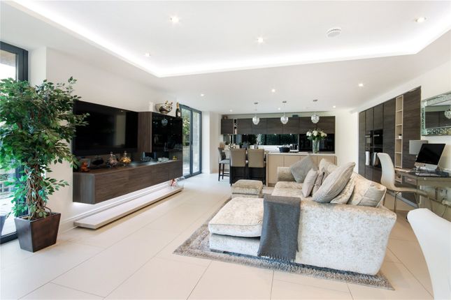 4 Raleys Park,, Plymouth Drive, Kent photo 2