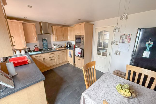 29, Meadow Close, Ilkeston photo 5