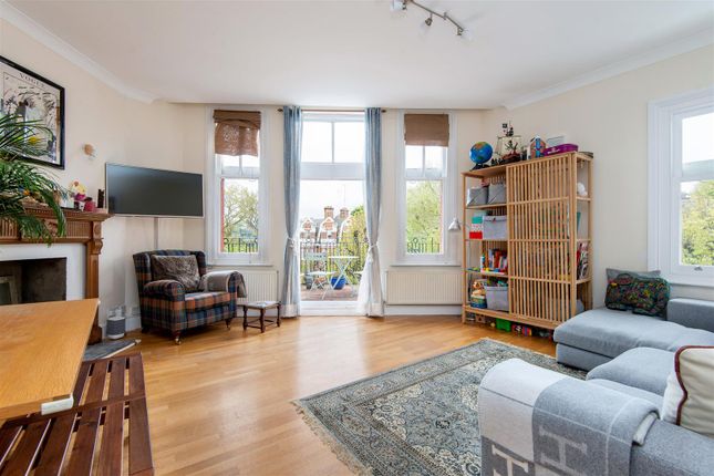Flat for sale in Anson Road, Tufnell Park, Islington