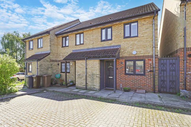 Thumbnail Property for sale in Friars Close, London