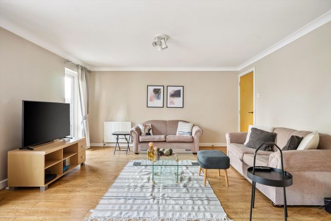 Flat to rent in Stockholm Way, London E1W.