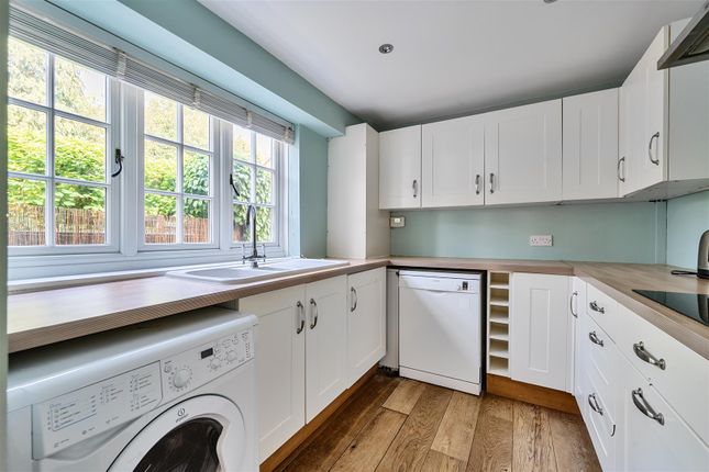 Primrose Cottage, Burchetts Green Road, Maidenhead photo 4