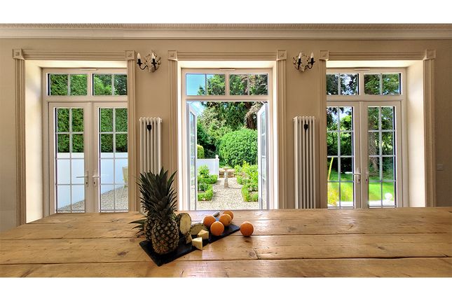 Elegantly Entertain Friends And Family