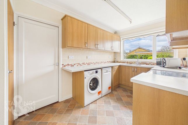 56 Field House Gardens, Diss photo 3