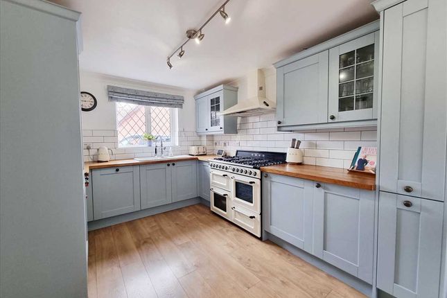 16, Houlden Way, Heckington photo 3