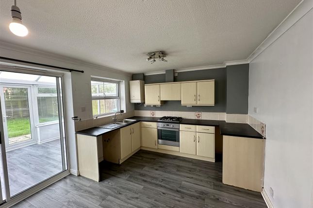 4, Raddive Close, Newton Aycliffe photo 3