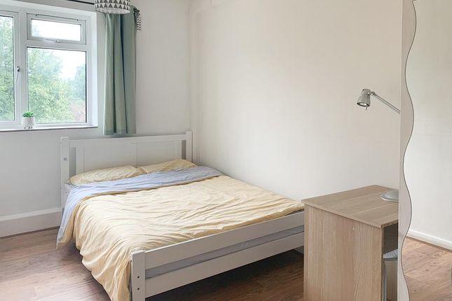 Room to rent in Kingsnympton Park, Kingston Upon Thames
