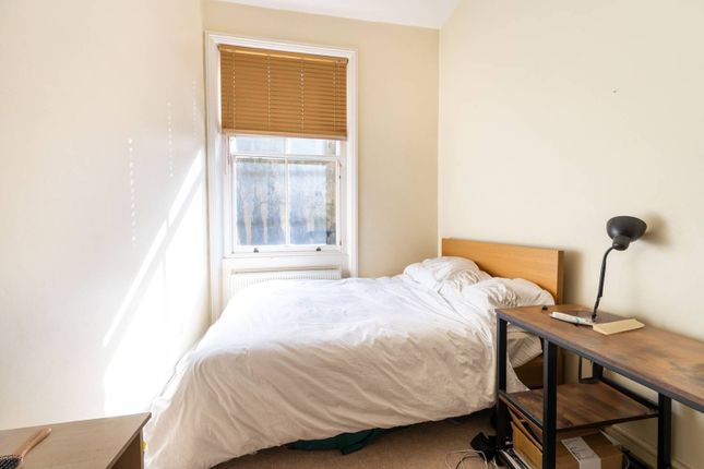 Flat to rent in Powis Square, Notting Hill, London