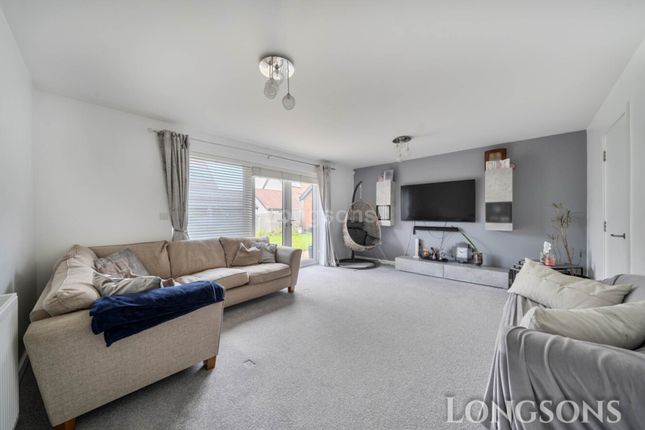 12, Saddlers Drive, Thetford photo 2