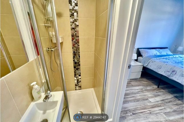 Whiteley St, Double EnSuite Room, Manchester photo 2