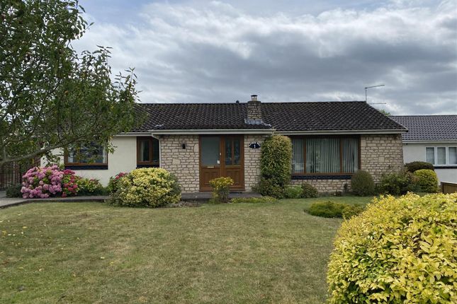 Thumbnail Bungalow for sale in Sarum Way, Calne