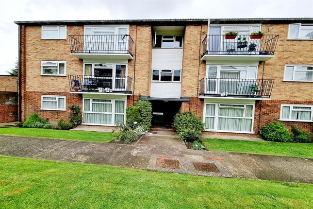 Thumbnail Flat for sale in Windsor Court, Southgate