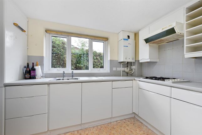 25, Carters Meadow, Andover photo 3