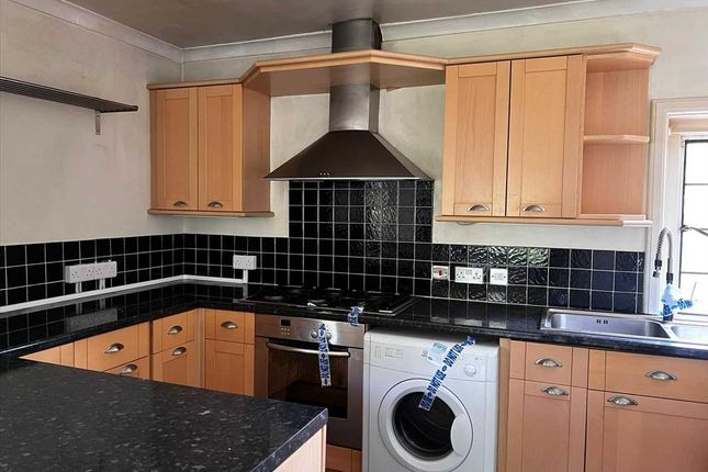 6, The Meads, Park Road, Slough photo 2