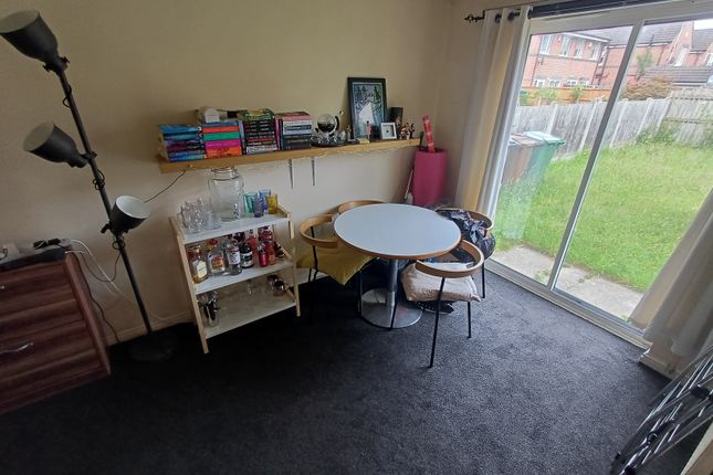 36, Boothroyd Drive, Leeds photo 5