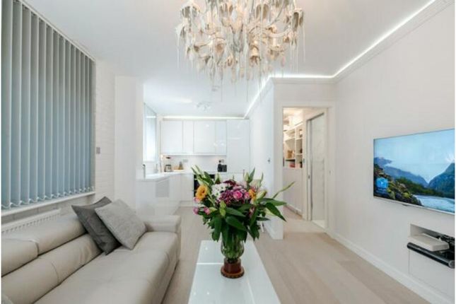Thumbnail Flat for sale in 166 Notting Hill Gate, London