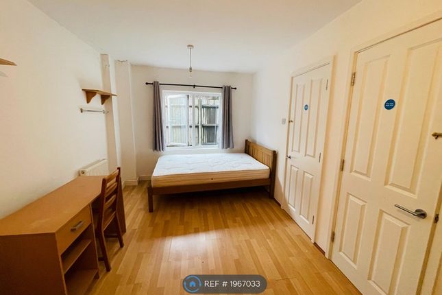 Thumbnail Room to rent in Old Oak Common Lane, London