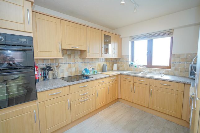 37 Ocean Park, Atlantic Way, Bideford photo 3