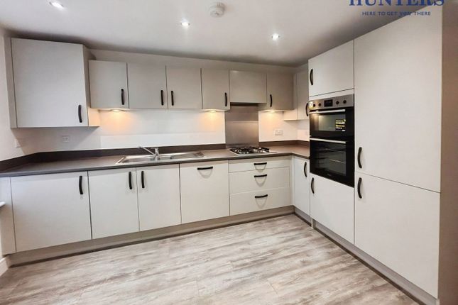16, Insley Avenue, Lichfield photo 2
