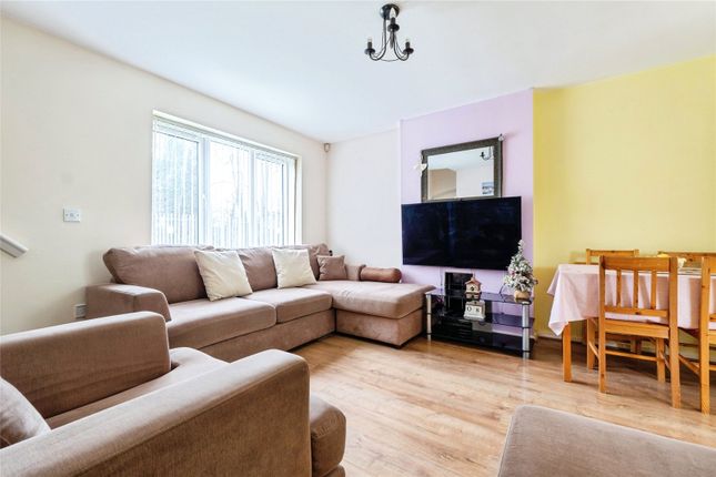 17, Lancaster Way, Leicester photo 2