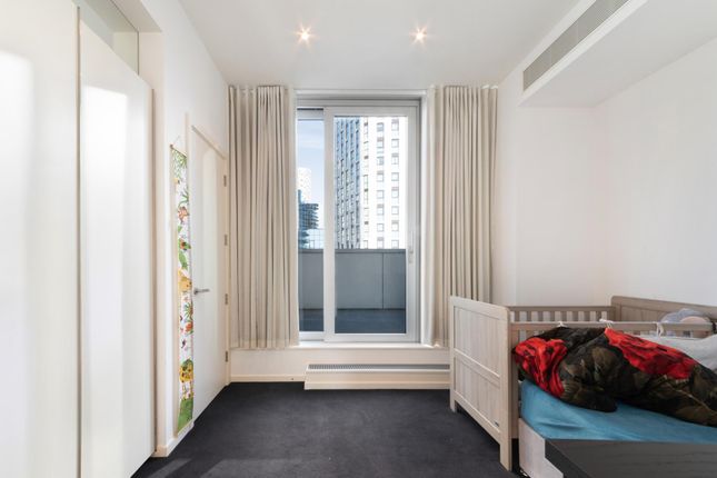 Flat for sale in Baltimore Wharf, Canary Wharf