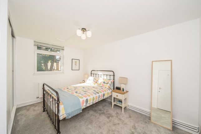 Flat 24, 20, Childebert Road, London photo 3