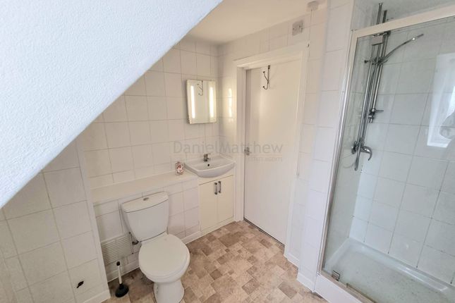 Flat B, 830 Newport Road, Cardiff photo 3