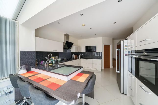 11, Augustus Close, Stanmore photo 4