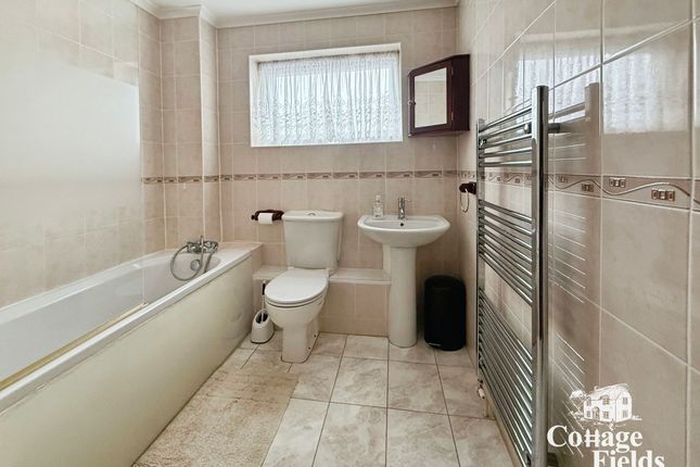 26a Riley Road, Enfield photo 3