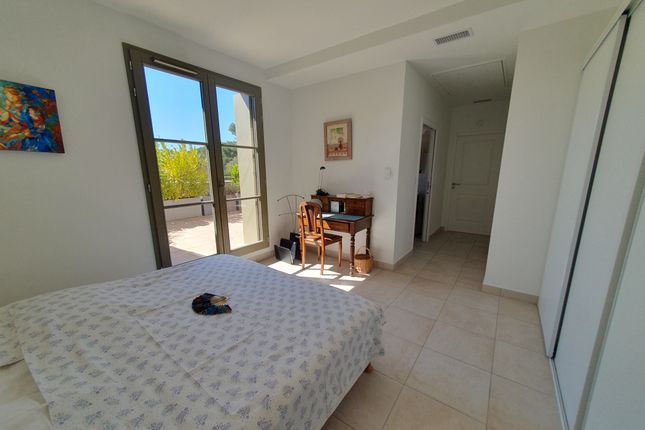 Apartment for sale in Uzes, Gard Provencal (Uzes, Nimes), Provence - Var
