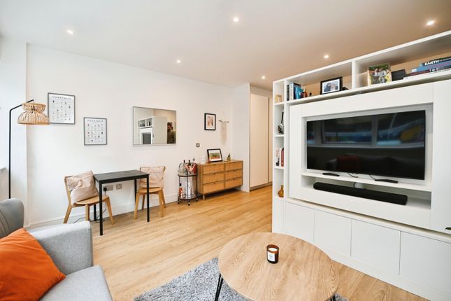 Flat for sale in South Street, Romford, Essex