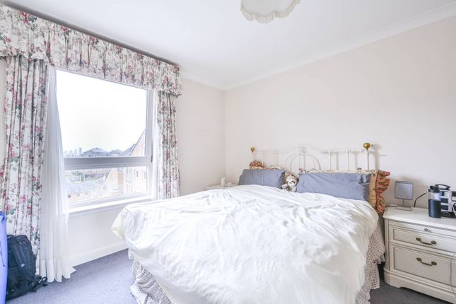 Thumbnail Flat for sale in Artemis Court E14, Isle Of Dogs, London,