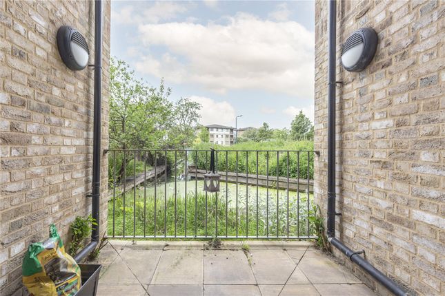 Maisonette for sale in Orchid Mews, London