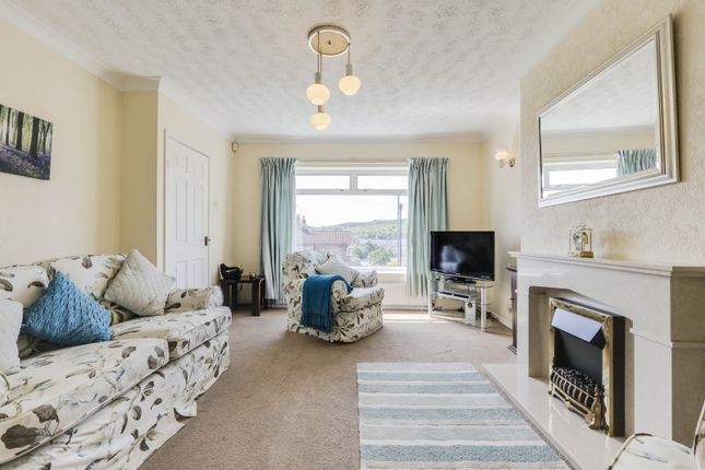 30, Kellett Crescent, West Yorkshire photo 3