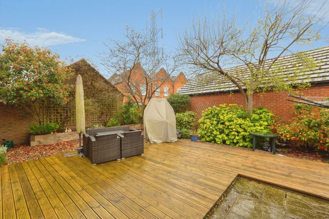 25, Fairford Leys Way, Buckinghamshire photo 4